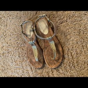 Gianni Bini size 7.5 gold sandals